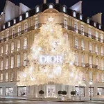 Superb 1 Elegant In The Heart Of Paris' 8th District
