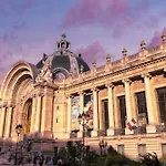 Superb 1 Elegant In The Heart Of Paris' 8th District * Paryż