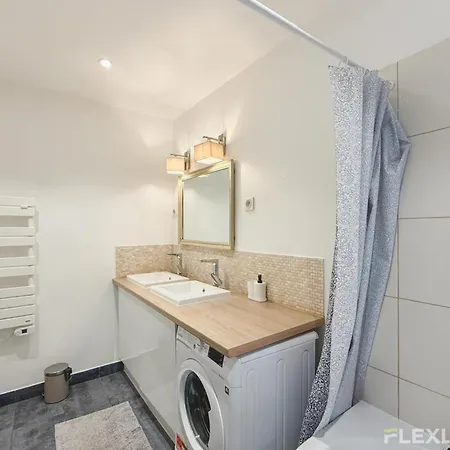 Hotel Immeuble Boetie Paris